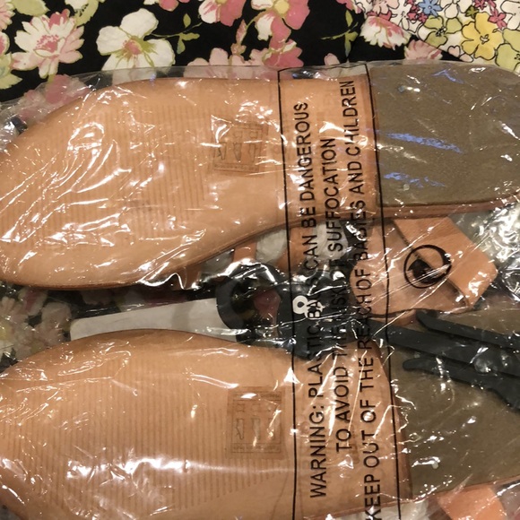 Urban Outfitters Leather Gladiator Strap Sandals - Picture 5 of 5